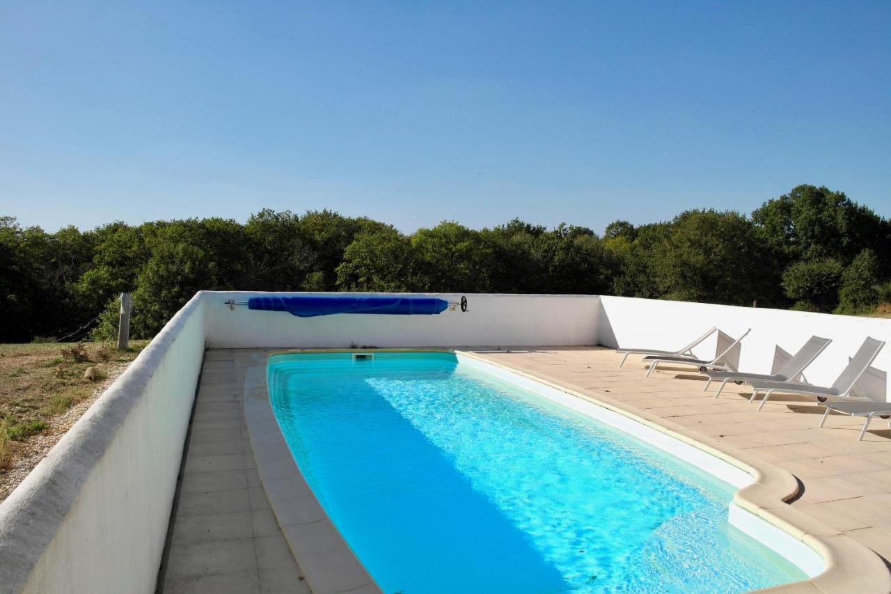 Maison Pour 4 A La Campagne Avec Piscine Commequiers Eksteriør bilde
